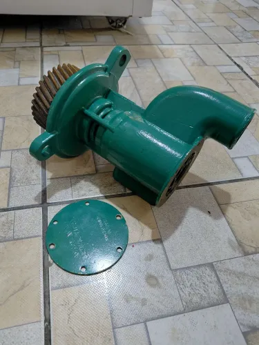 Bomba de água salgada Volvo