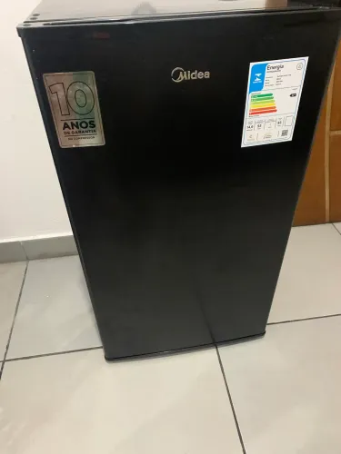 Frigobar Midea 93 Litros