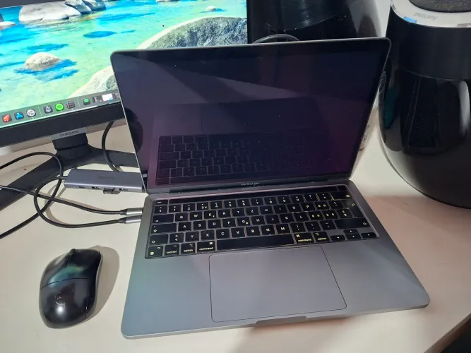 Apple MacBook Pro A2338 M1 256GB 8GB 