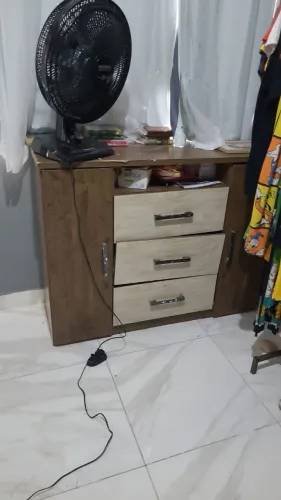 Cômoda com 3 gavetas 