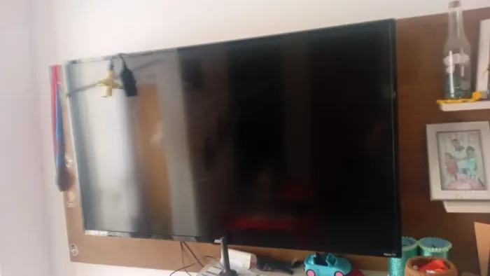 Vende-se TV 43 polegadas em perfeito  estado de conservação smart TV 