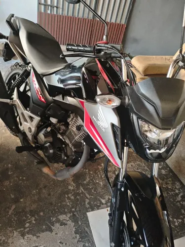 Vendo ou troco Titan 160 25