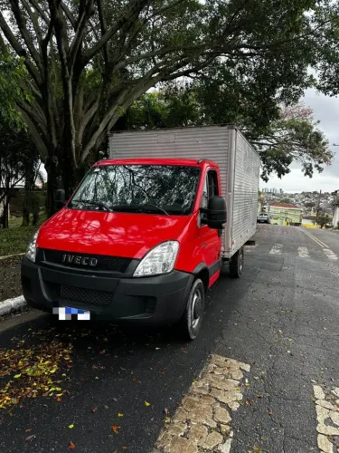 Iveco Vermelho 2019