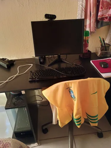 Sofá semi-novo atenção os dois só os dois 2,400