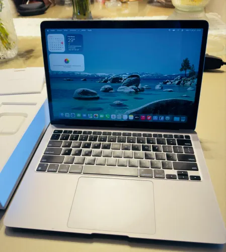 MacBook Air Apple 13.3" M1 (8GB RAM, 256GB SSD) Space Gray - usado - N Fiscal - Único Dono