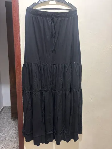Saia longa preta três marias
