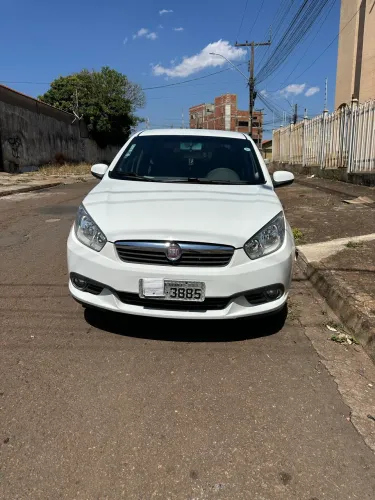 Fiat Grand Siena Essence 1.6 Flex 16V 2014