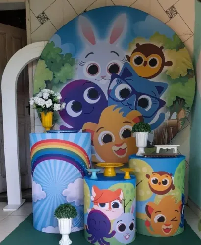 Vendo capas para painéis e cilindros de festa ! Tenho varios temas 