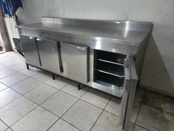 Balcão refrigerado inox 2 porta freezer e 2 porta refrigerador dependendo entrego hoje 