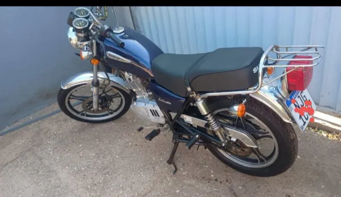 Suzuki intruder 125