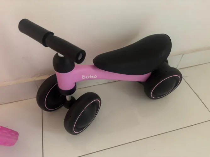 Bicicleta de equilíbrio buba