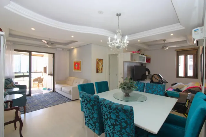 Apartamento 4 dormitórios no Lindoia, com suíte 2 box lado a lado.