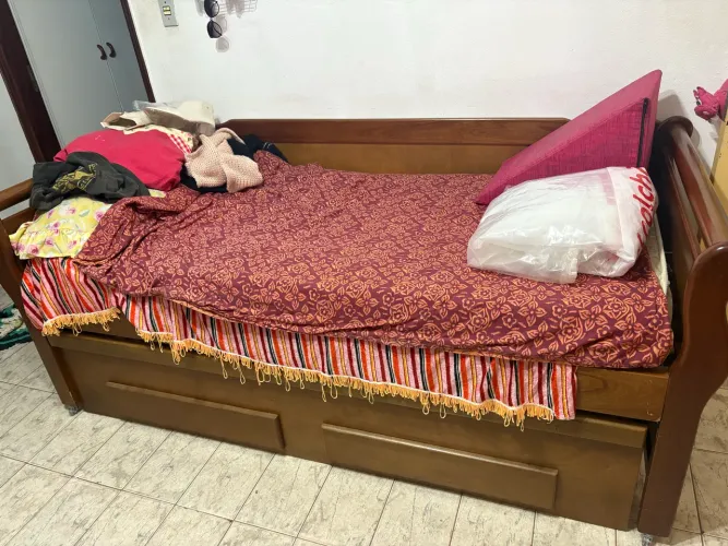 Cama madeira maciça