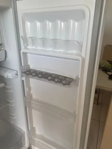 Geladeira Esmaltec ROC31 PRO 245L