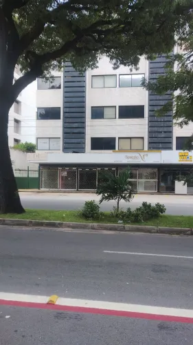 Loja em galeria comercial frente para rua