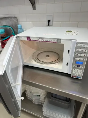 MICRO-ONDAS ELECTROLUX MEO44 34 L
