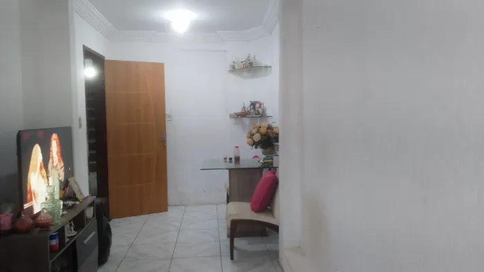 Alugo uma casa no Garcia mobiliada , na rua Dom Manoel 1 excelente localização.