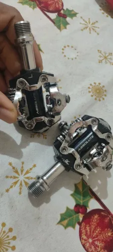 Vendo pedal absolute wild rolamentado dois meses de uso,valor 100 reais *81