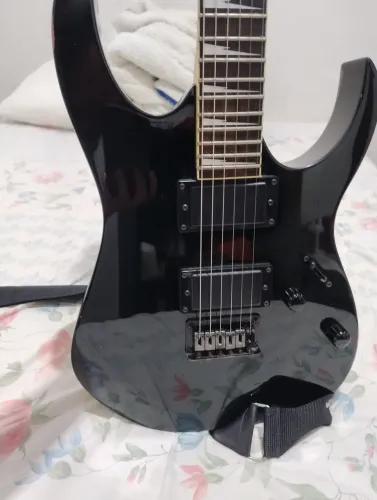 Guitarra Ibanez+Amplificador+Cabo