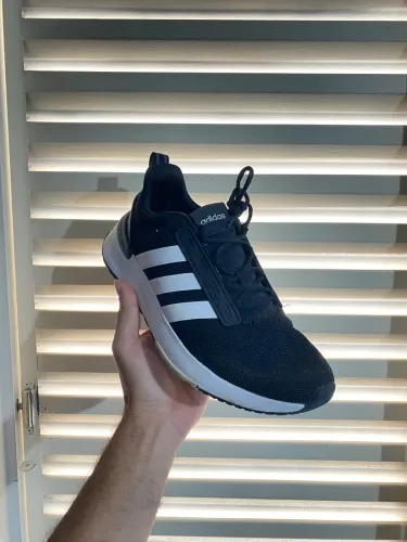 Tênis adidas corrida 