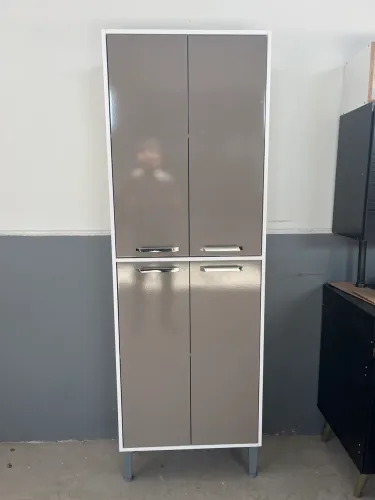 Paneleiro com 4 portas - Cor Rustic/Branco 