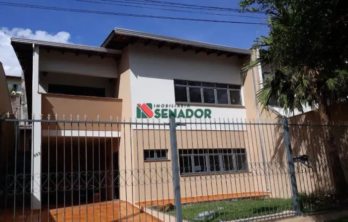 Sobrado à venda em Londrina, Coroados, com 3 quartos, com 130 m²