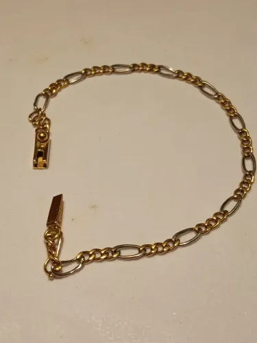 Pulseira de ouro 18k, 4 gramas de ouro amarelo e ouro branco. Tamanho 18cm.