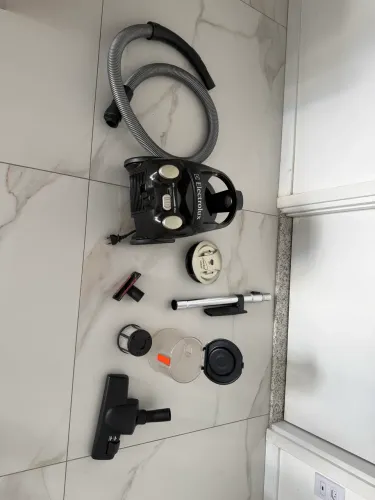 Aspirador de Pó Electrolux Easy Box 1600W - Excelente Estado