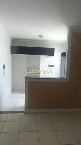Apartamento à Venda 2 Quartos com Armários, Painel na Sala e Vaga de Garagem!