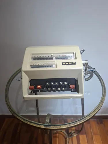 Maquina antiga calcular