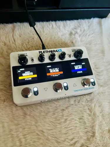 Pedal guitarra Plethora X3 17 efeitos (Delay, Chorus, Reverb, Tremolo, etc.)