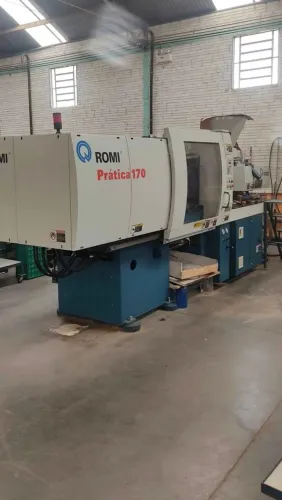 Injetora Romi Prática 170 TON