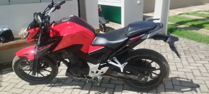Vende -se Honda Twister 300 ABS 2024 único dono