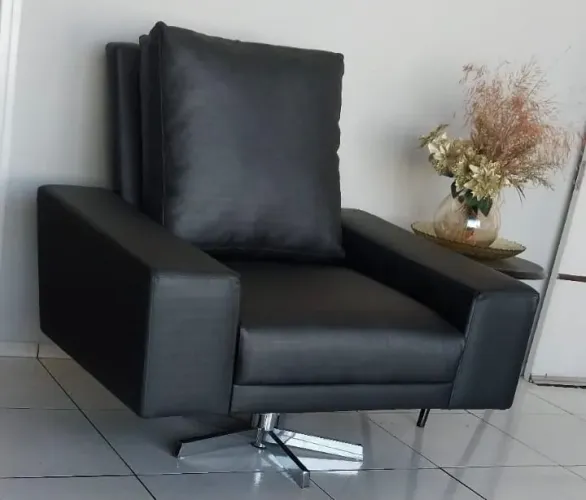 Poltrona Giratória Grande- Reclina p frente e pra trás