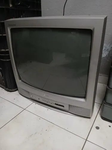 Tv LG tubo 20 polegadas.