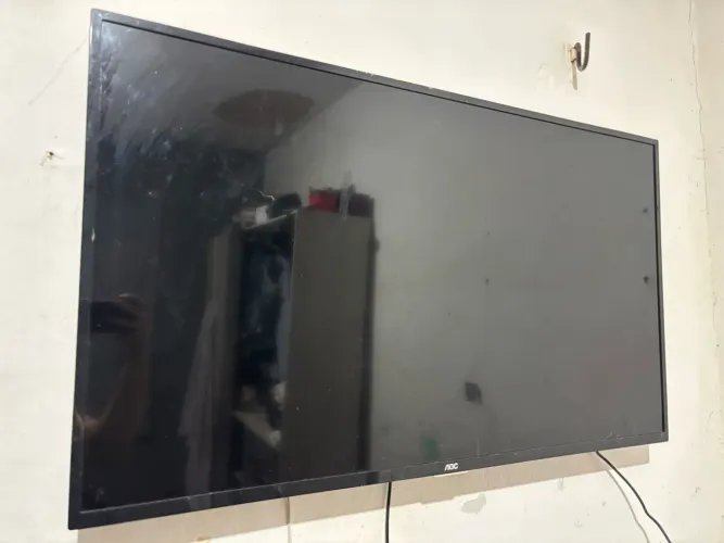 TV AOC