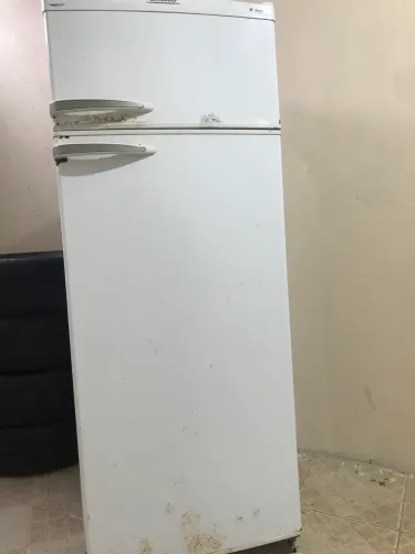 Geladeira Dako 330 litros