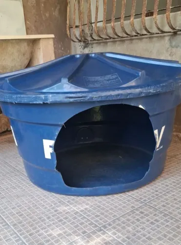 Casa de cachorro feita de caixa d'água 500L