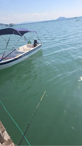 Lancha em bom estado 