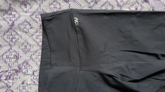Legging alta compressão AVVI. Nunca usada. Veste P/M