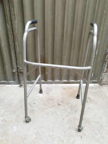 Vendo andador ortopédico