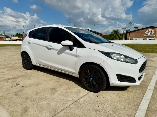 Ford Fiesta 1.5 16V Flex Mec. 5P 2014
