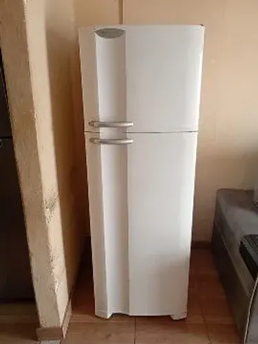 Geladeira Electrolux Frost Free 380 litros semi nova