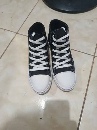 VENDO ALL STAR PRETO!! tamanho: 39 cor:preto masculino quanto feminino Valor: R$ 47,90!!