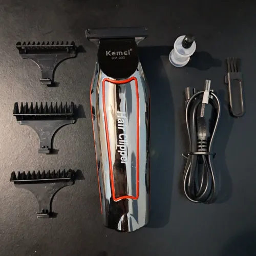 Máquina de Cortar Cabelo Kemei Portátil Recarregável