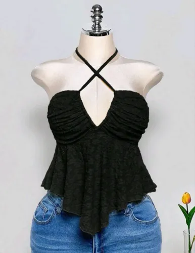 Blusinha preta com amarração no pescoço tamanho G