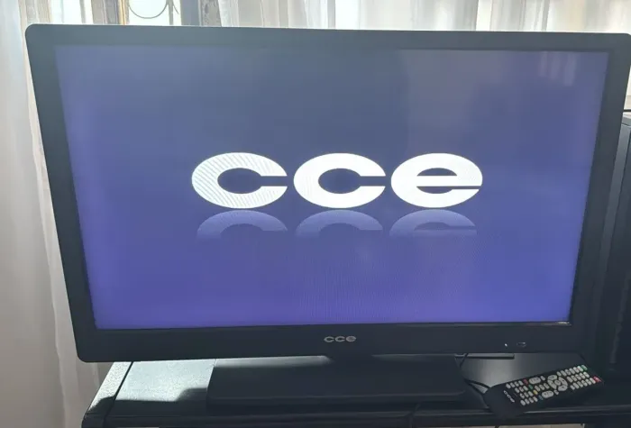 Tv de 32 com controle 