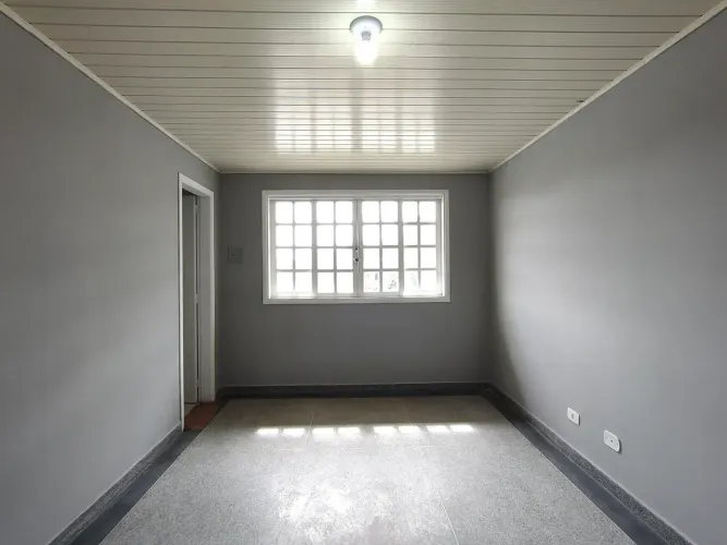Sala de frente para a rua em otima localização Perto da Salgado Filho - Curitiba - PR