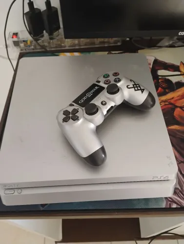 PS4 PRATA SLIM 1TB DESBLOQUEADO ?