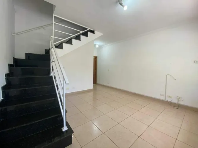 Sobrado com 2 dormitórios para alugar, 82 m² por R$ 3.226,98/mês - Itaoca - Guararema/SP